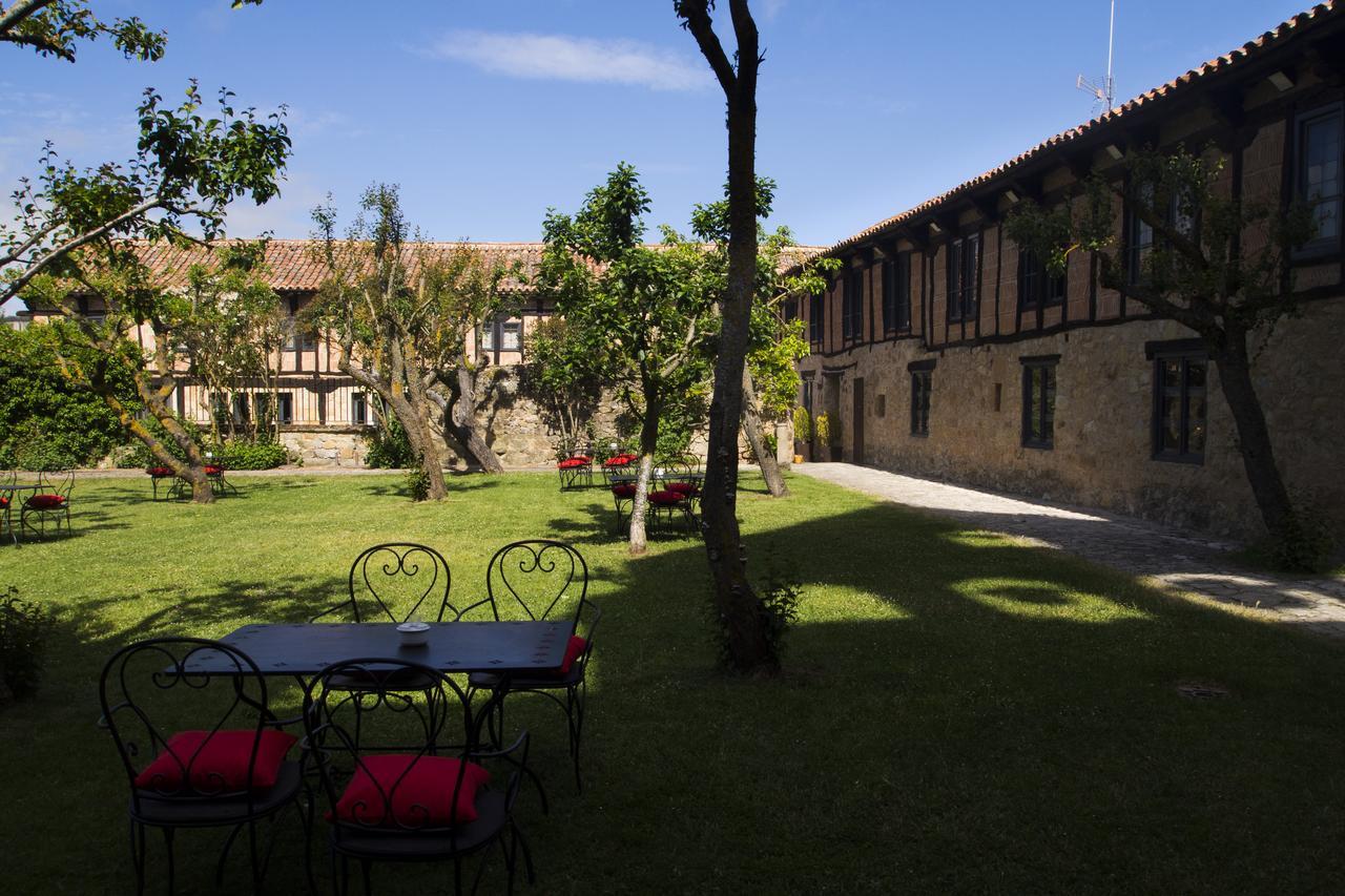 Hotel Posada Santa Maria La Real Aguilar de Campoo Exterior photo