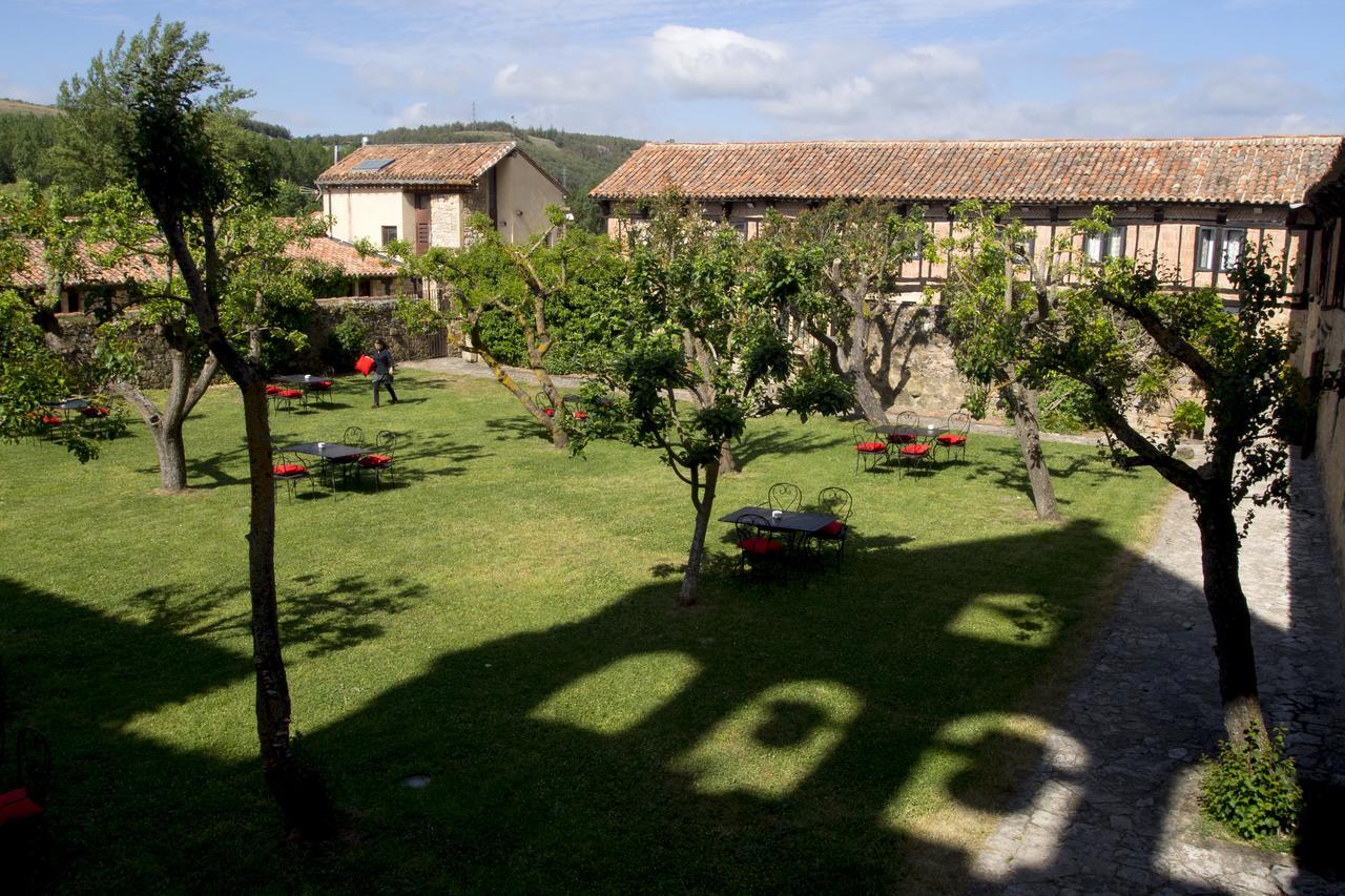 Hotel Posada Santa Maria La Real Aguilar de Campoo Exterior photo