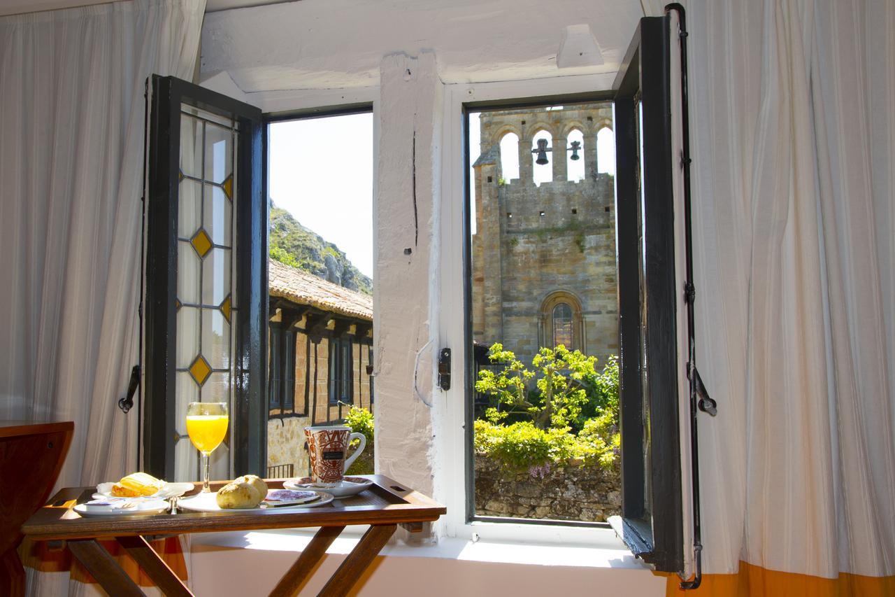 Hotel Posada Santa Maria La Real Aguilar de Campoo Exterior photo