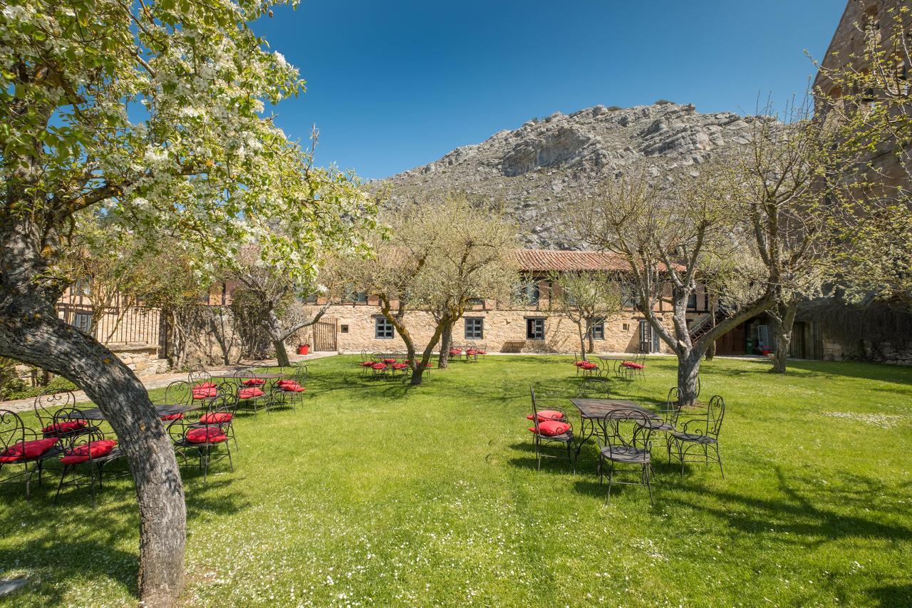 Hotel Posada Santa Maria La Real Aguilar de Campoo Exterior photo